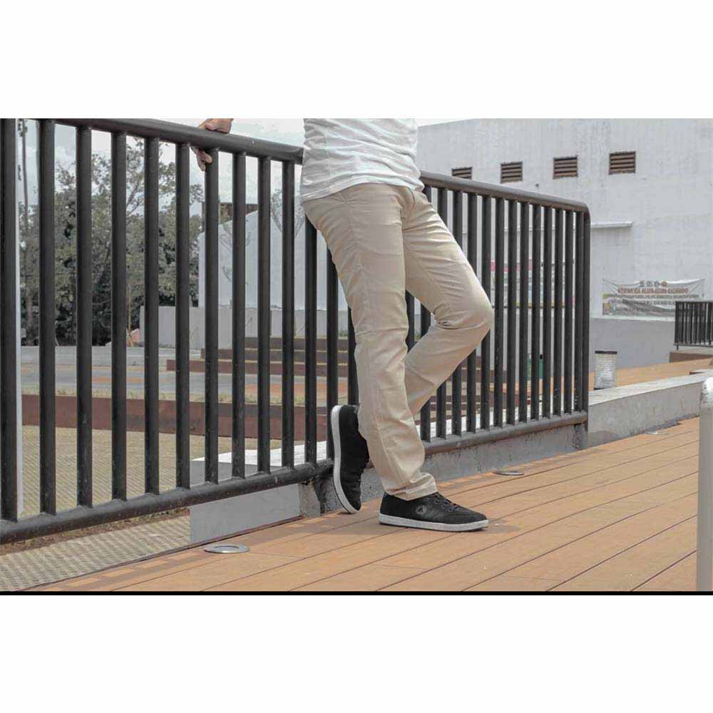 Celana Chino Slim fit