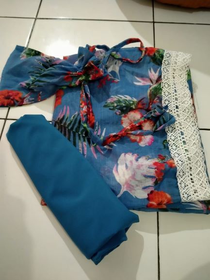 Busana Muslim Wanita Mukena Silk Kembang Gbr 1