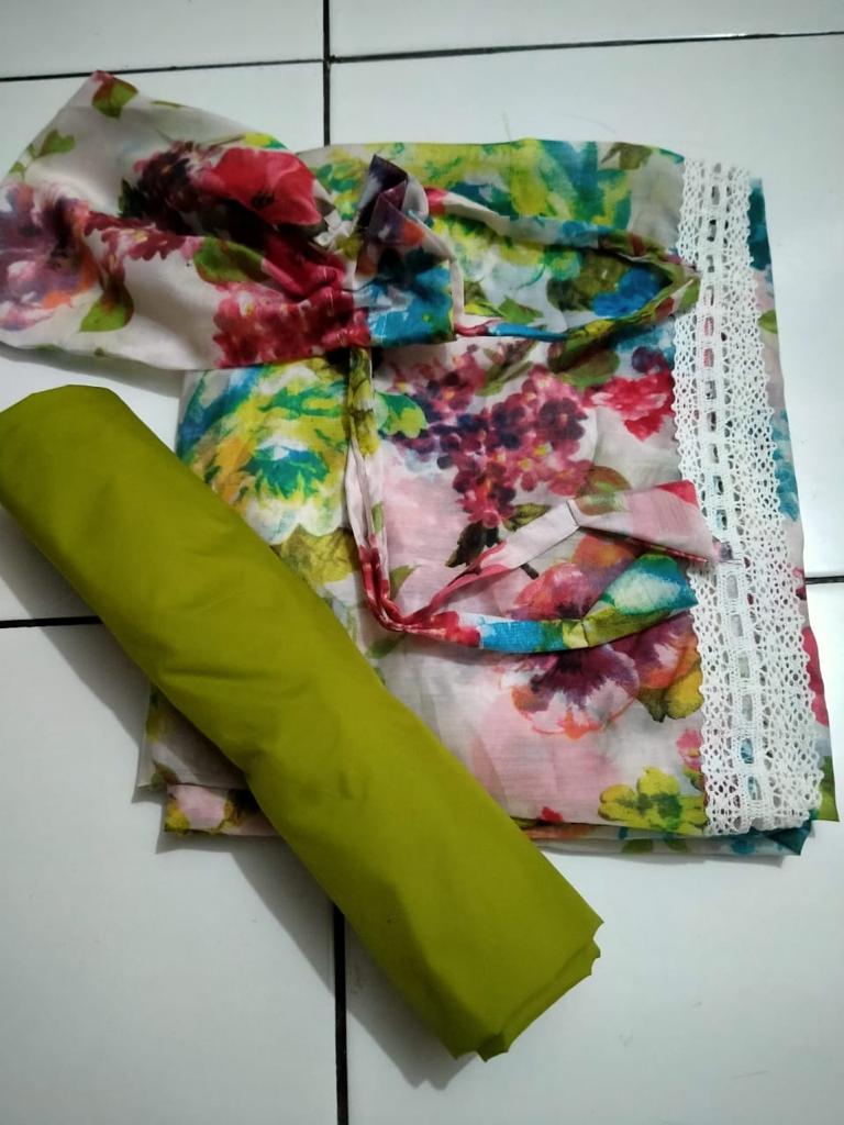 Busana Muslim Wanita Mukena Silk Kembang Gbr 2