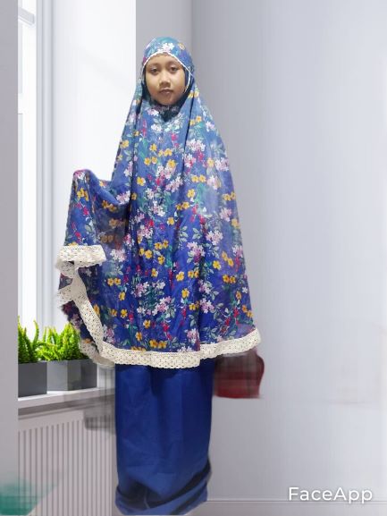 Busana Muslim Wanita Mukena Silk Kembang 2 in 1
