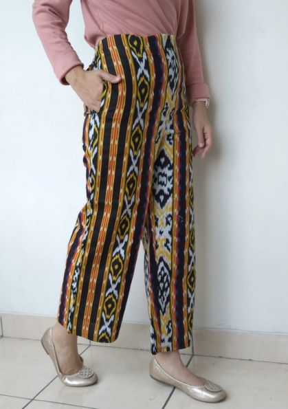 Pakaian Wanita Celana Kulot Motif Songket