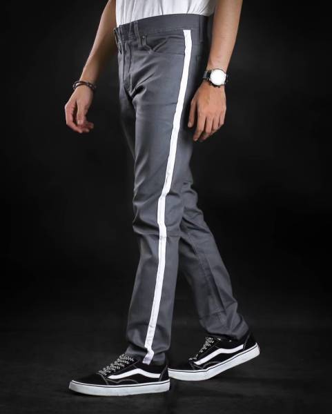 Celana Chino List