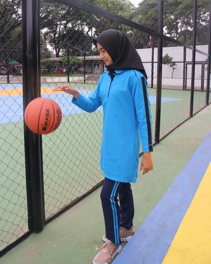 Stelan Kaos Olahraga Wanita