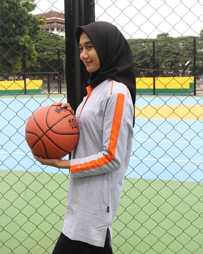 Stelan Kaos Olahraga Wanita