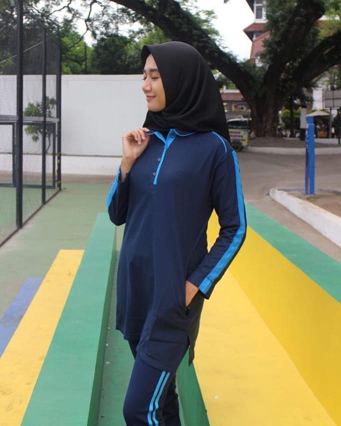 Stelan Kaos Olahraga Wanita