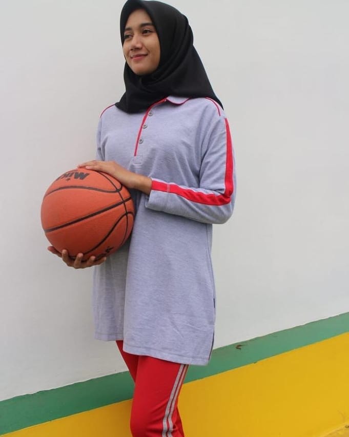 Stelan Kaos Olahraga Wanita