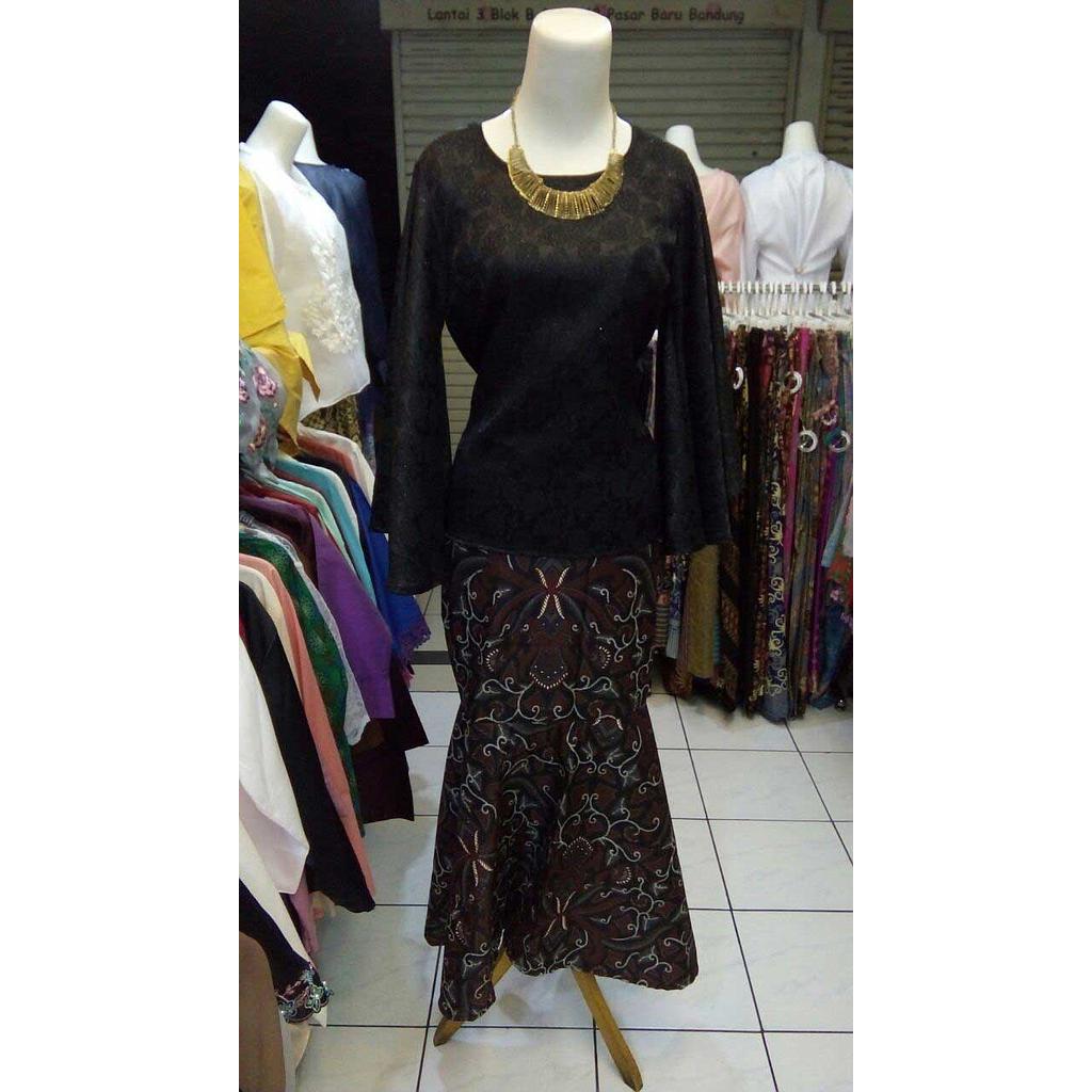 Atasan / Blouse Tangan Lonceng Jaguar