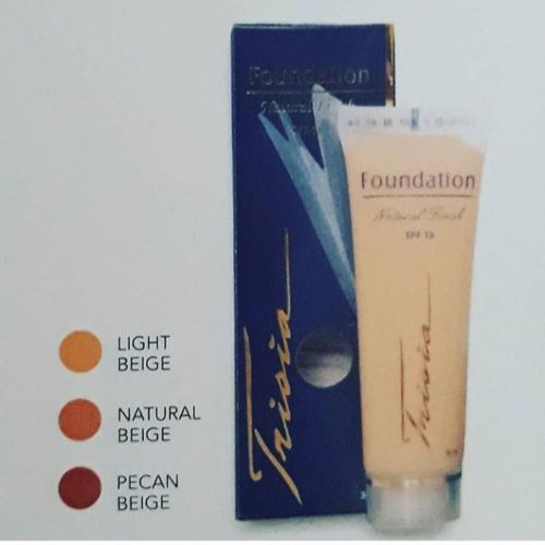 Trisia Kosmetik Foundation