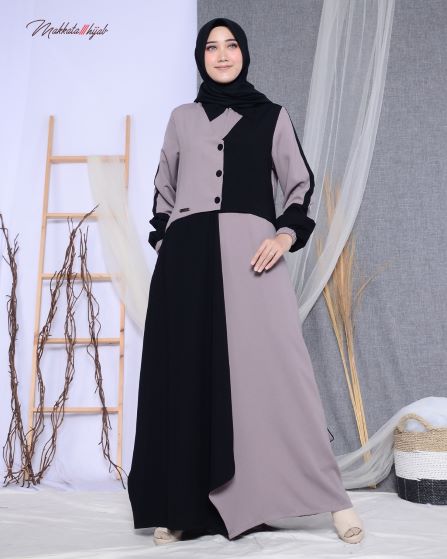 Gamis Ellena Crepe Planet Fashion Model 1