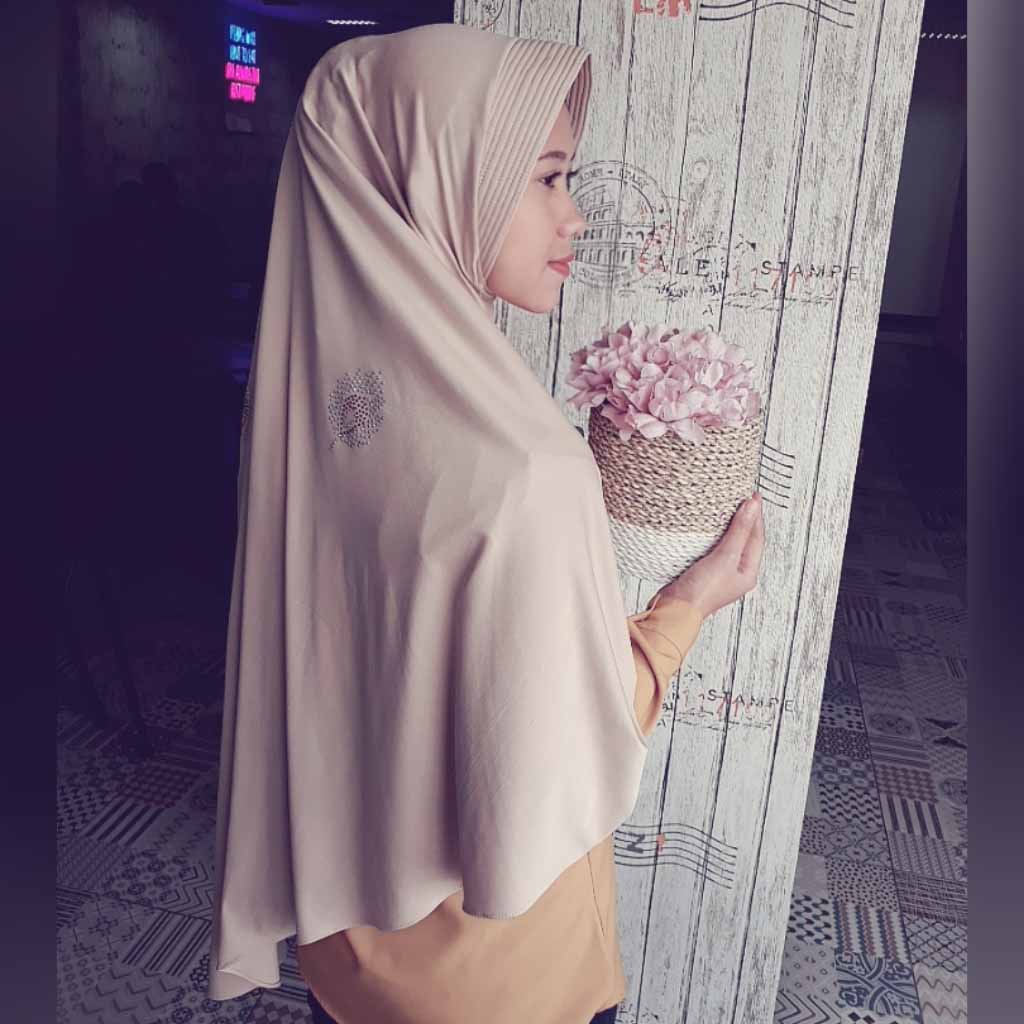 Kerudung Bergo Senada Payet